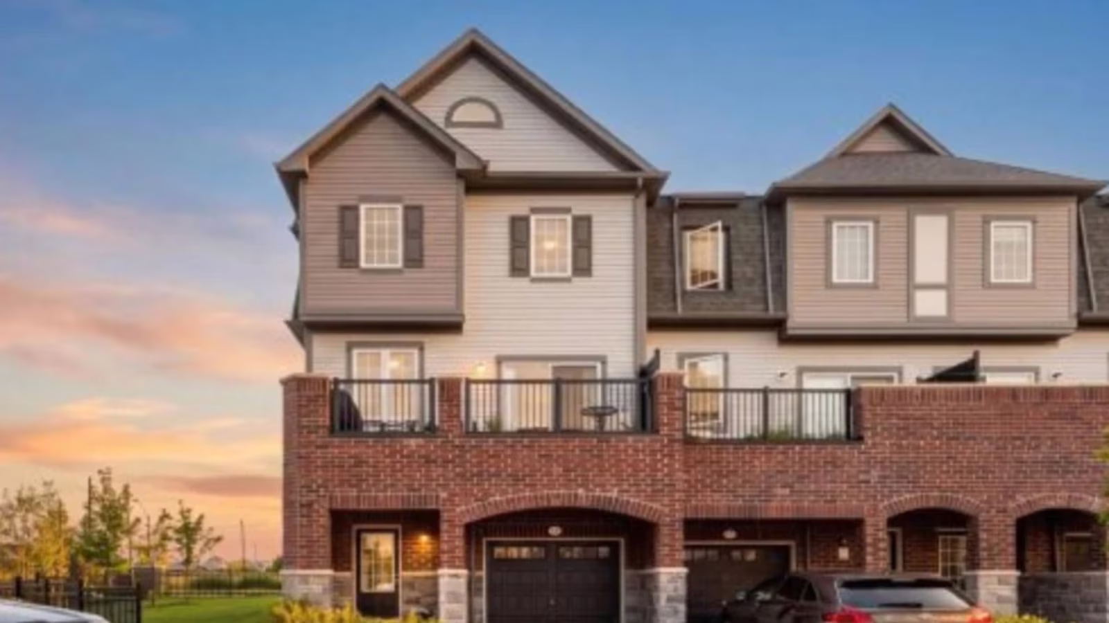 61 Honey Crisp Lane, Bowmanville, a townhouse sold by The Gordon Brothers Team