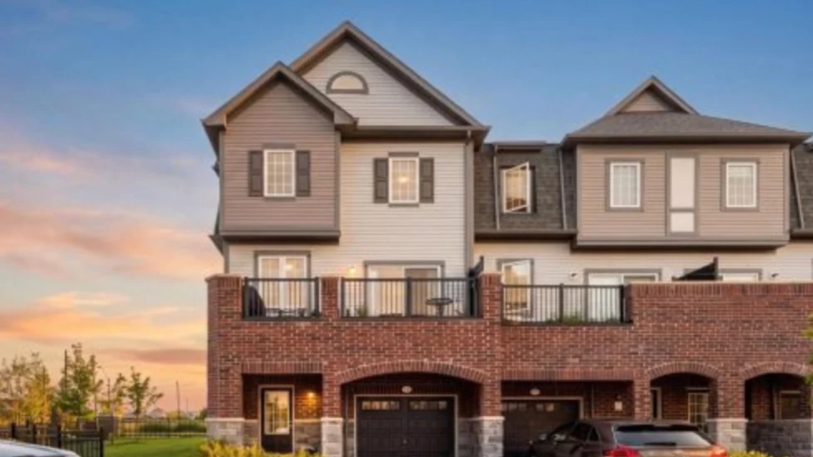 61 Honey Crisp Lane, Bowmanville, a townhouse sold by The Gordon Brothers Team